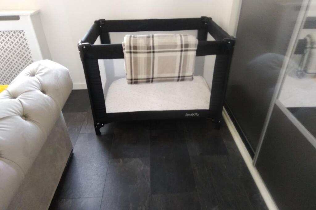 The Cottage - Hot Tub - Nr Glasgow - Self Check-In Coatbridge Exterior foto