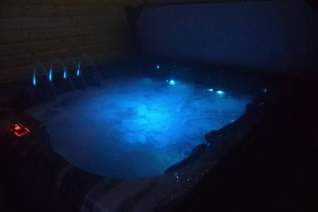 The Cottage - Hot Tub - Nr Glasgow - Self Check-In Coatbridge Exterior foto